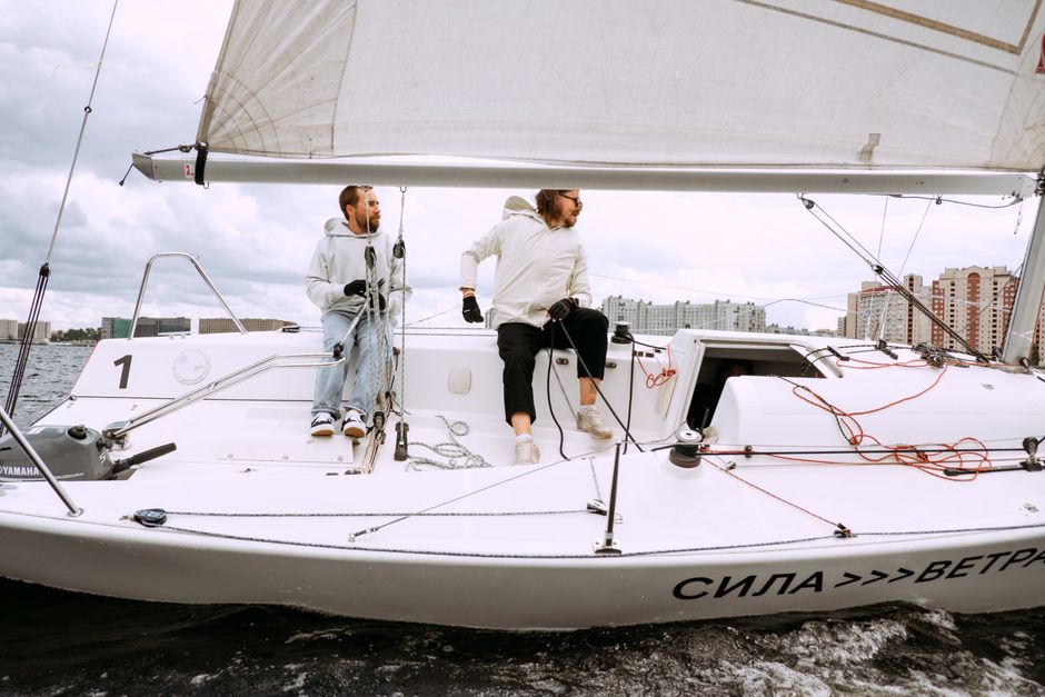 What Makes a Catamaran the Perfect Choice for Family Sailing