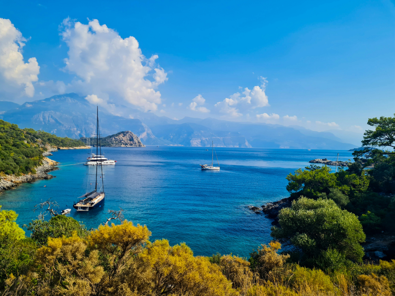 Segeln in Fethiye verbindet lykische Geschichte mit spektakulärer Küstenlandschaft.