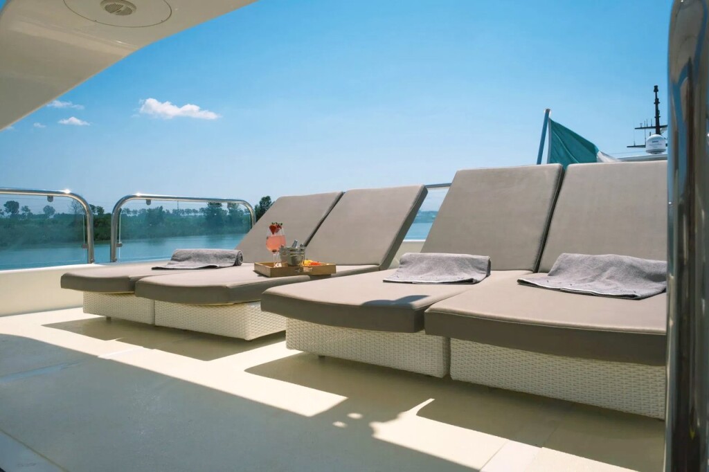 Astondoa 82 GLX Magic Six