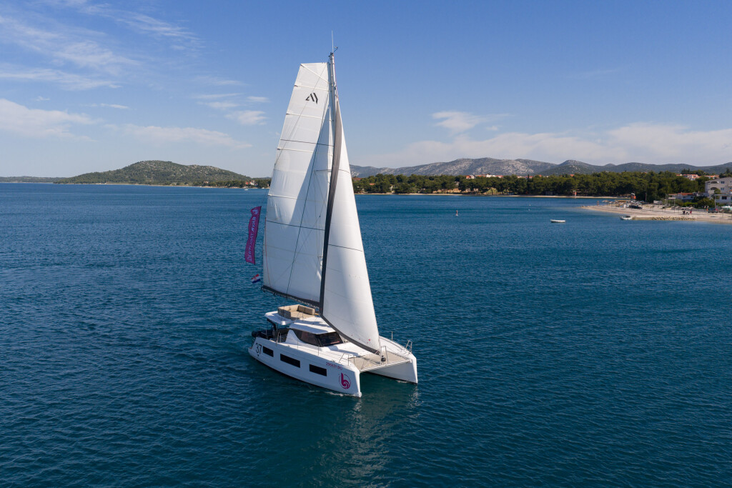 Aventura 37 Camel