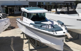 Axopar 29 XC Cross Cabin, Ema