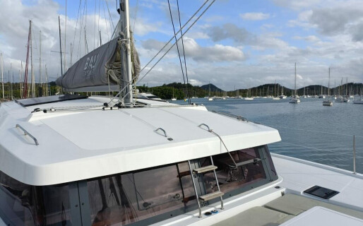 Bali Catsmart, Poucette