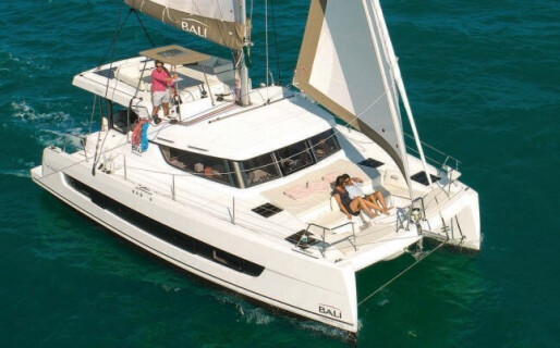 Bali Catspace OW, Voyager