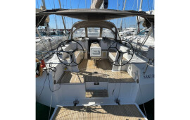 Bavaria C42, Sakura J