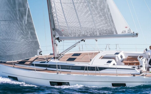 Bavaria C45, Aurora