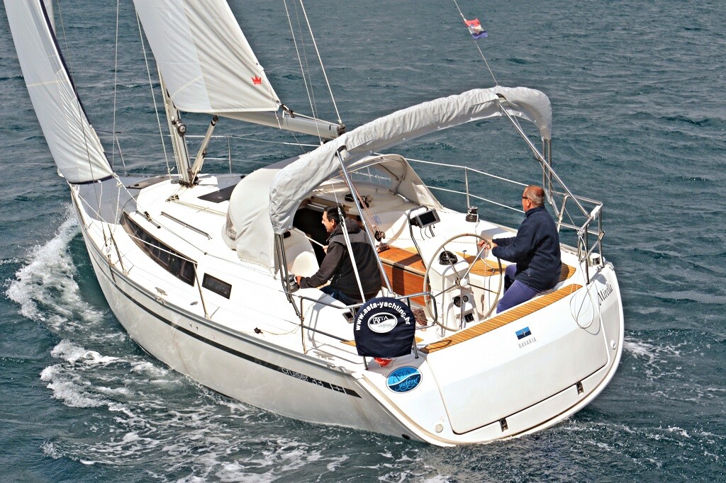 Bavaria Cruiser 33, Chiara