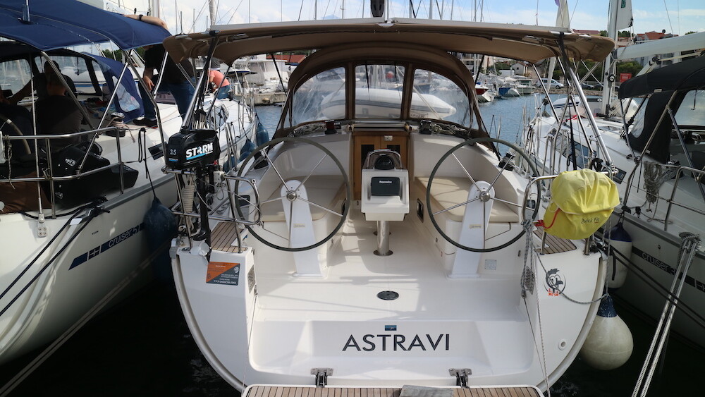 Bavaria Cruiser 37, Astravi