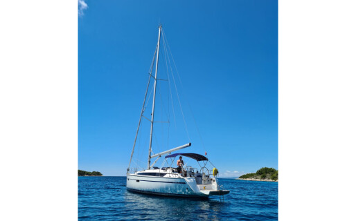 Bavaria Cruiser 37, Lana 3