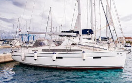 Bavaria Cruiser 37, Blue Tone
