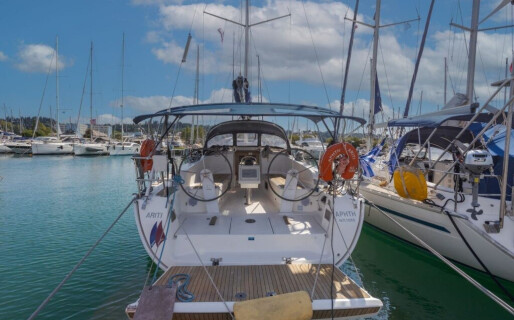 Bavaria Cruiser 41, Ariti