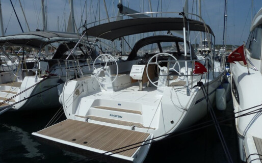 Bavaria Cruiser 46, Protein