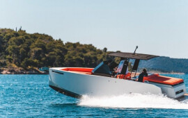 De Antonio D28 Open, Lav
