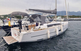 Dufour 360 GL, Dzama