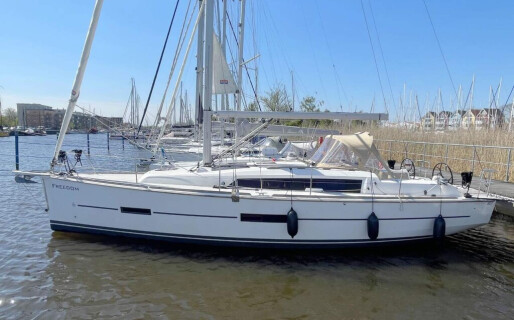 Dufour 382 GL, Freedom
