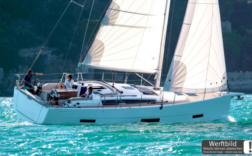 Dufour 390, Elena