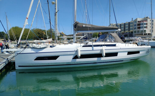 Dufour 41, Asteria