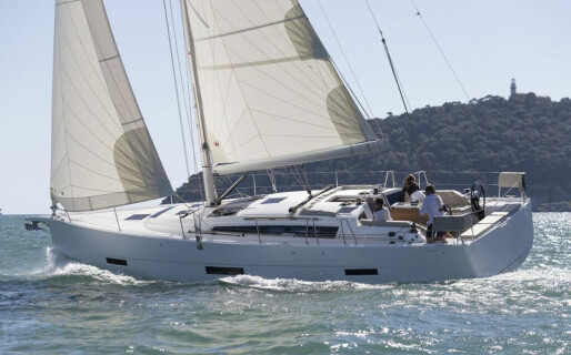 Dufour 430, Whisky