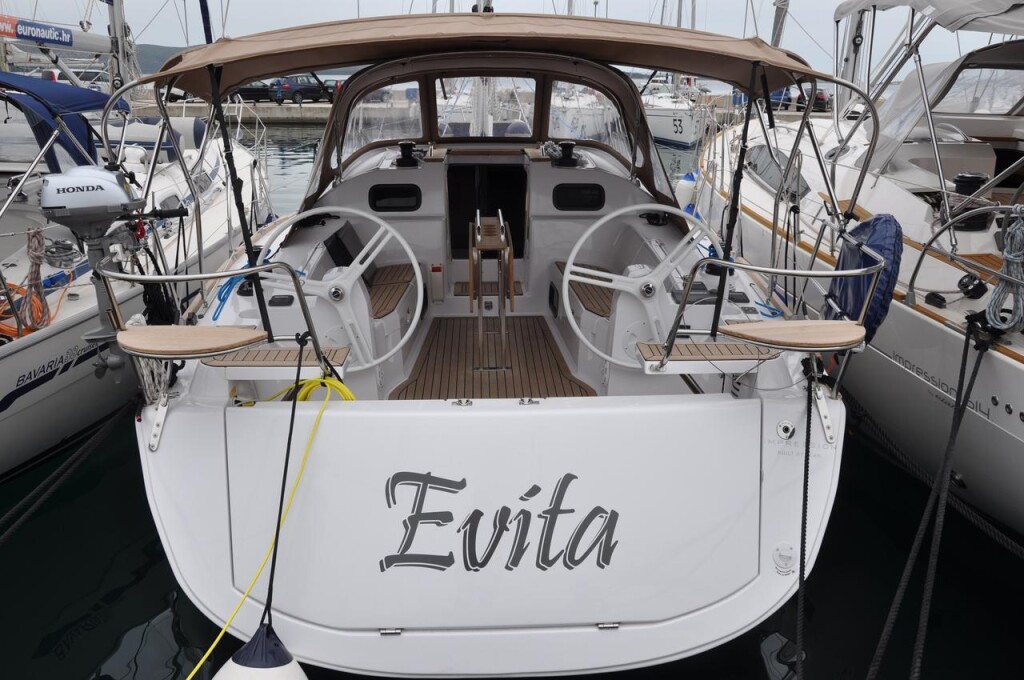 Elan Impression 40, Evita