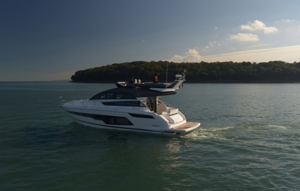 Fairline Squadron 50, Get Lucky