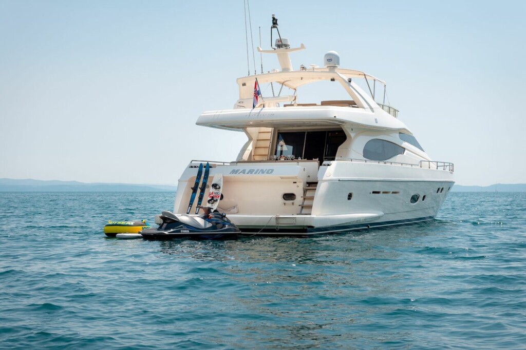 Ferretti Yachts 730 Marino