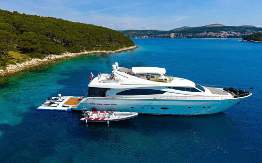 Ferretti Yachts 880, Miss Katarina