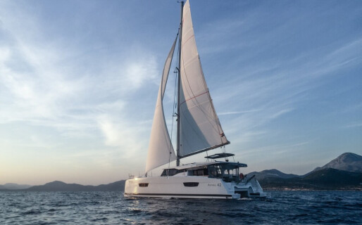Fountaine Pajot Astrea 42, Wave