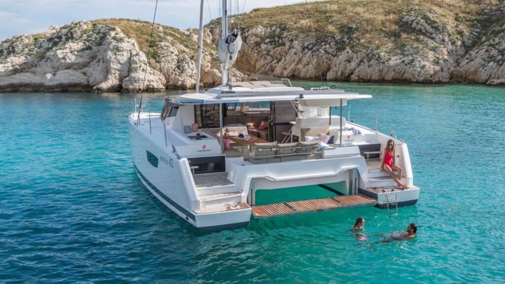 Fountaine Pajot Astrea 42 Satellite