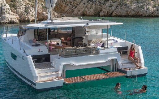 Fountaine Pajot Astrea 42, Rossa