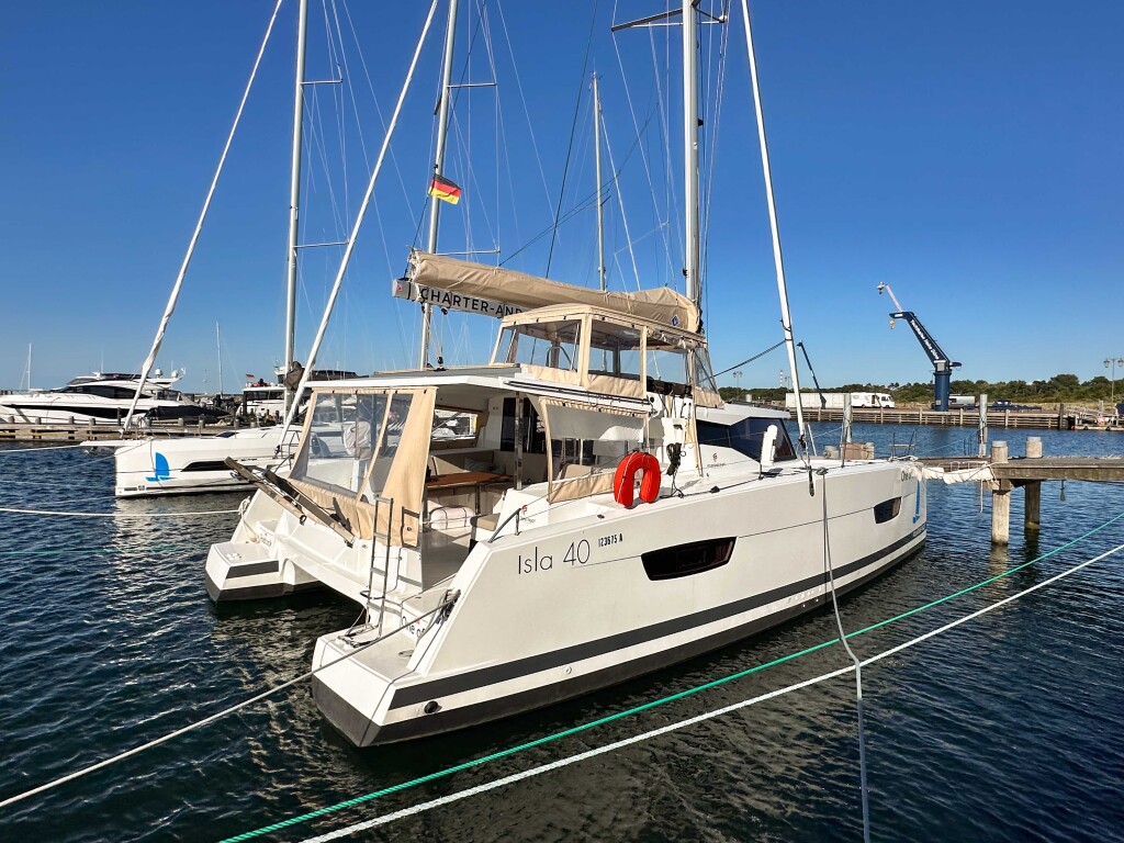 Fountaine Pajot Isla 40 One of Us