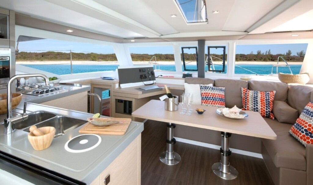 Fountaine Pajot Lucia 40 HAPPY HOUR 