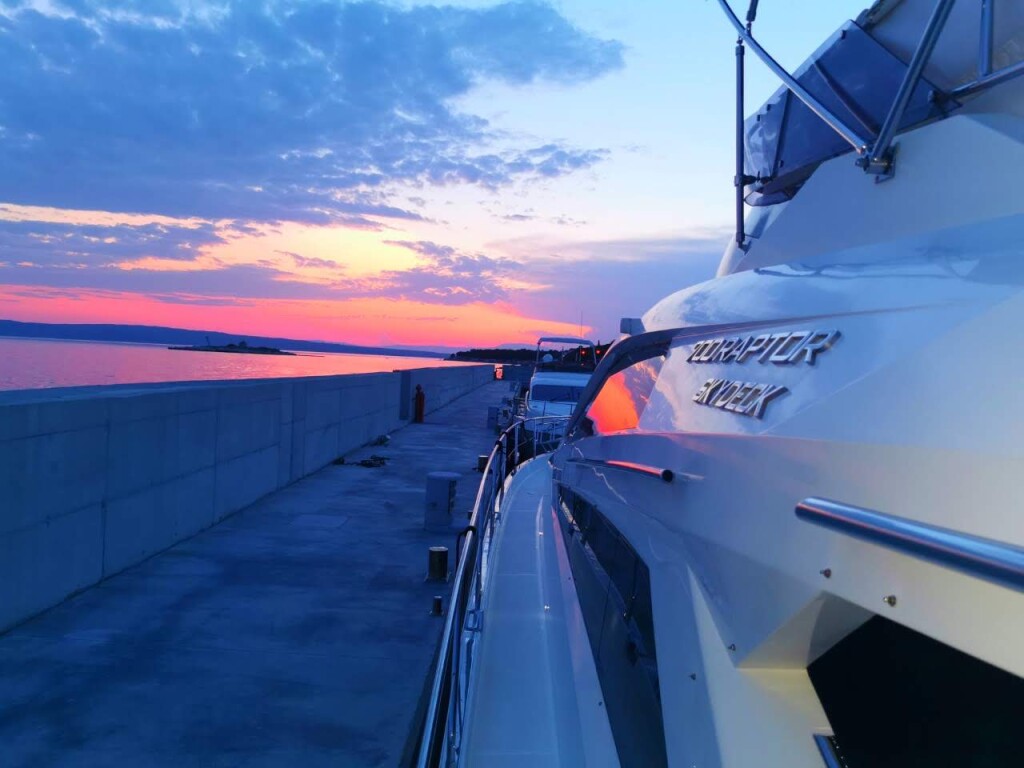 Galeon 700 Skydeck Obession Two
