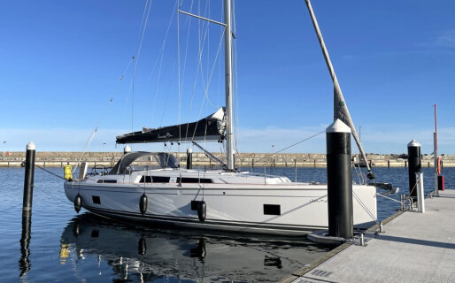 Hanse 418, Namaka