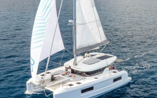 Lagoon 38, BLUE SURGE