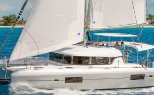 Lagoon 42, Double Trouble