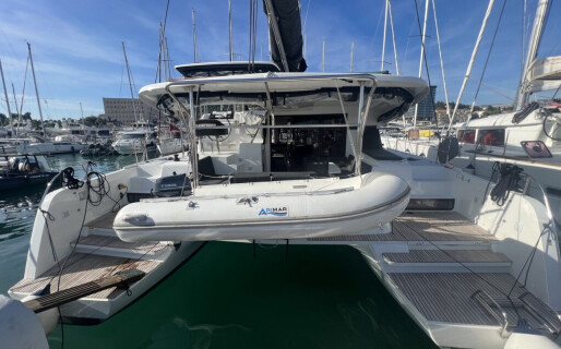 Lagoon 42, Adventure