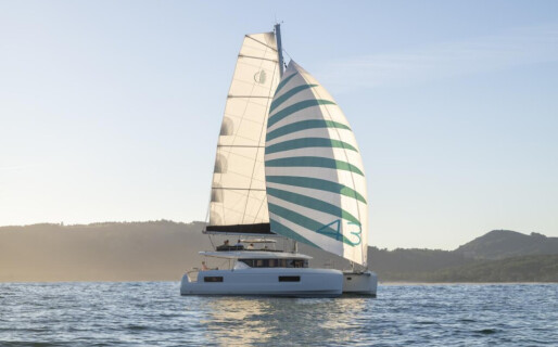 Lagoon 43, Solara