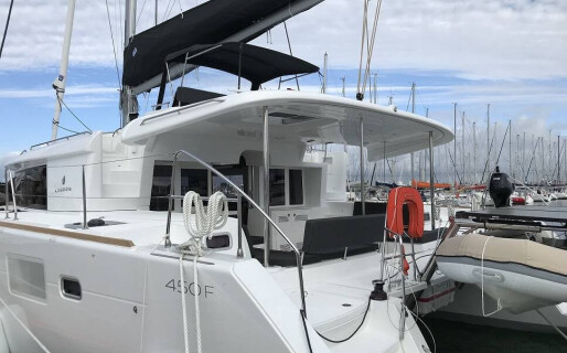 Lagoon 450 F, Zil Seashell