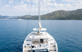 Lagoon 46, Adam
