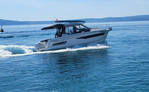 Merry Fisher 895, Whiskey