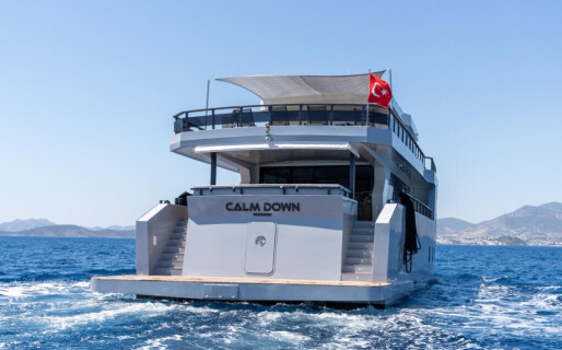 MY Calm Down, Calm Down