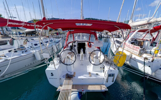 Oceanis 30.1, Mobula Zero