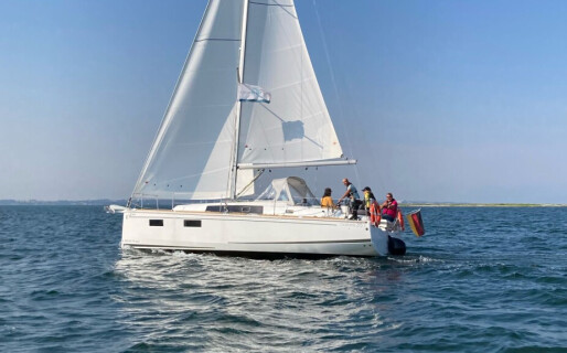 Oceanis 35.1, Leny