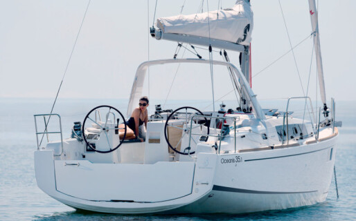 Oceanis 35.1, Thalea