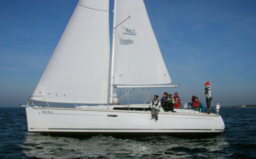 Oceanis 37, White Horse