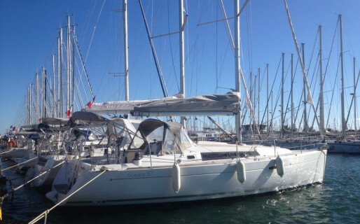 Oceanis 37, Beleza