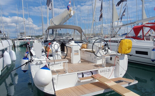 Oceanis 37.1, Breeze