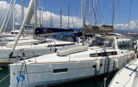 Oceanis 38, Solar