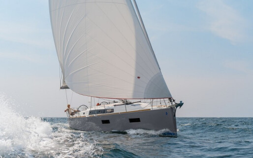Oceanis 38, Caroline
