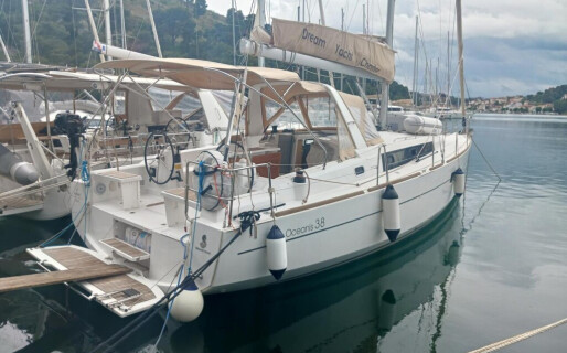 Oceanis 38, Epicteto
