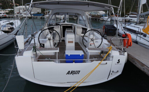 Oceanis 38.1, Arun